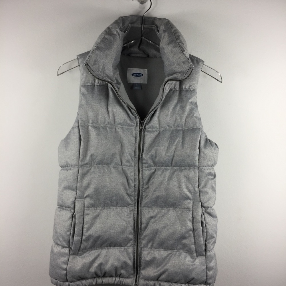 Old Navy textured heather gray puffer vest. Size S